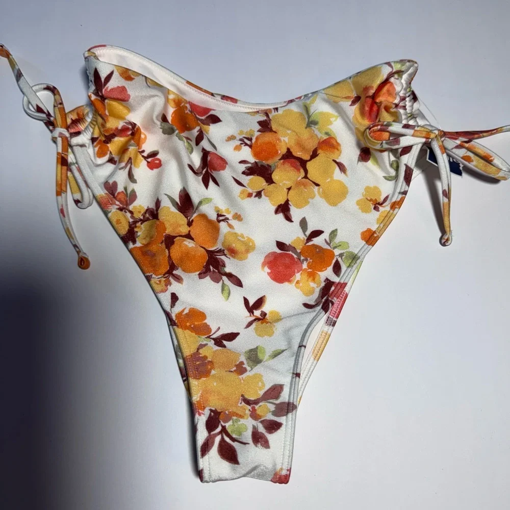 NEW Abercrombie & Fitch Cheeky Bikini Bottom White/Orange, Floral High-Waist 
XS - Picture 5 of 9